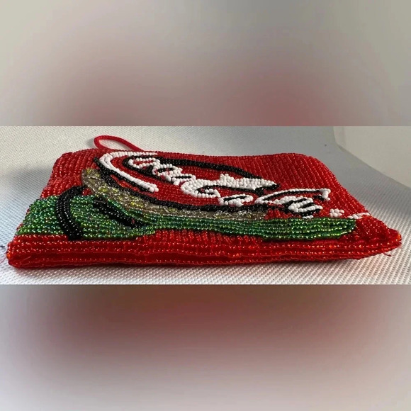 VINTAGE: small, beaded wristlet bag - Picture 6 of 13